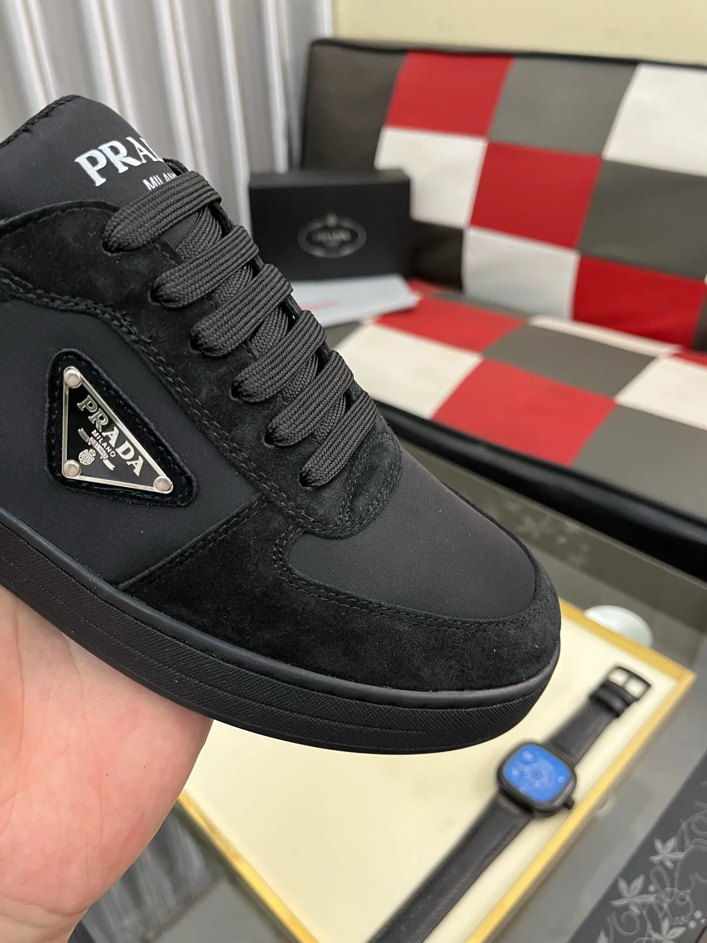 Men's shoes 💰440⌚️⌚️【PRADA】Prada ~ unique and casual style. New models from Prada official website are coming [Celebrate][Celebrate]🏃High-end brand casual shoes ➕Full set of packaging😍😍 Men's 2023 counters are on sale simultaneously, Italian imported brands select first-layer Italian cowhide. 🐑Sheepskin lining (refuses to discolor and rub feet) Sole: Original sole specially provided by the original factory 🎬Better in kind Size number: 38-444️⃣Colors available
